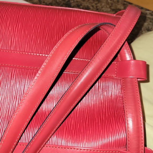 ♥️RARE LOUIS VUITTON EPI RED RANDONNEE PM - COLLECTOR'S CONDITION - Picture 6 of 17